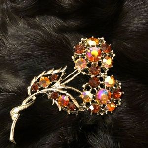 Vintage 50s early 60s brooch iridescent amber rhinestones